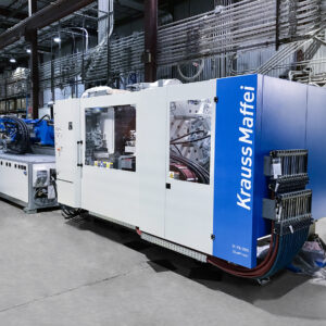 Used Krauss Maffei KM900-12000GX Injection Molding Machine For Sale